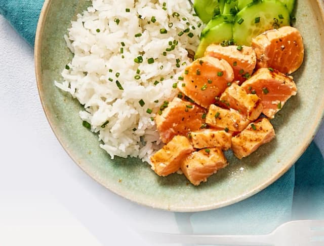 Tataki de saumon, riz & concombre